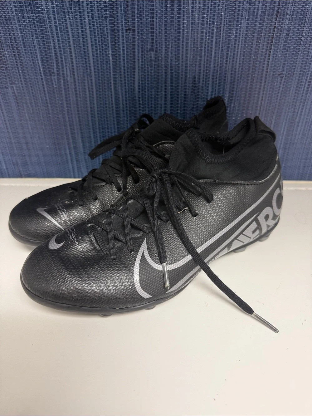 EUC Youth Nike Mercurial Soccer Cleats, Size 3Y, black/silver